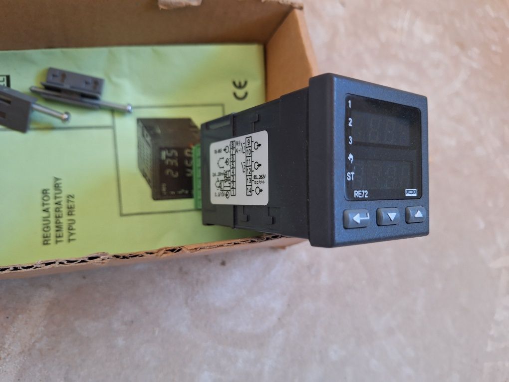 Nowy! Cyfrowy Regulator temperatury Lumel ER72