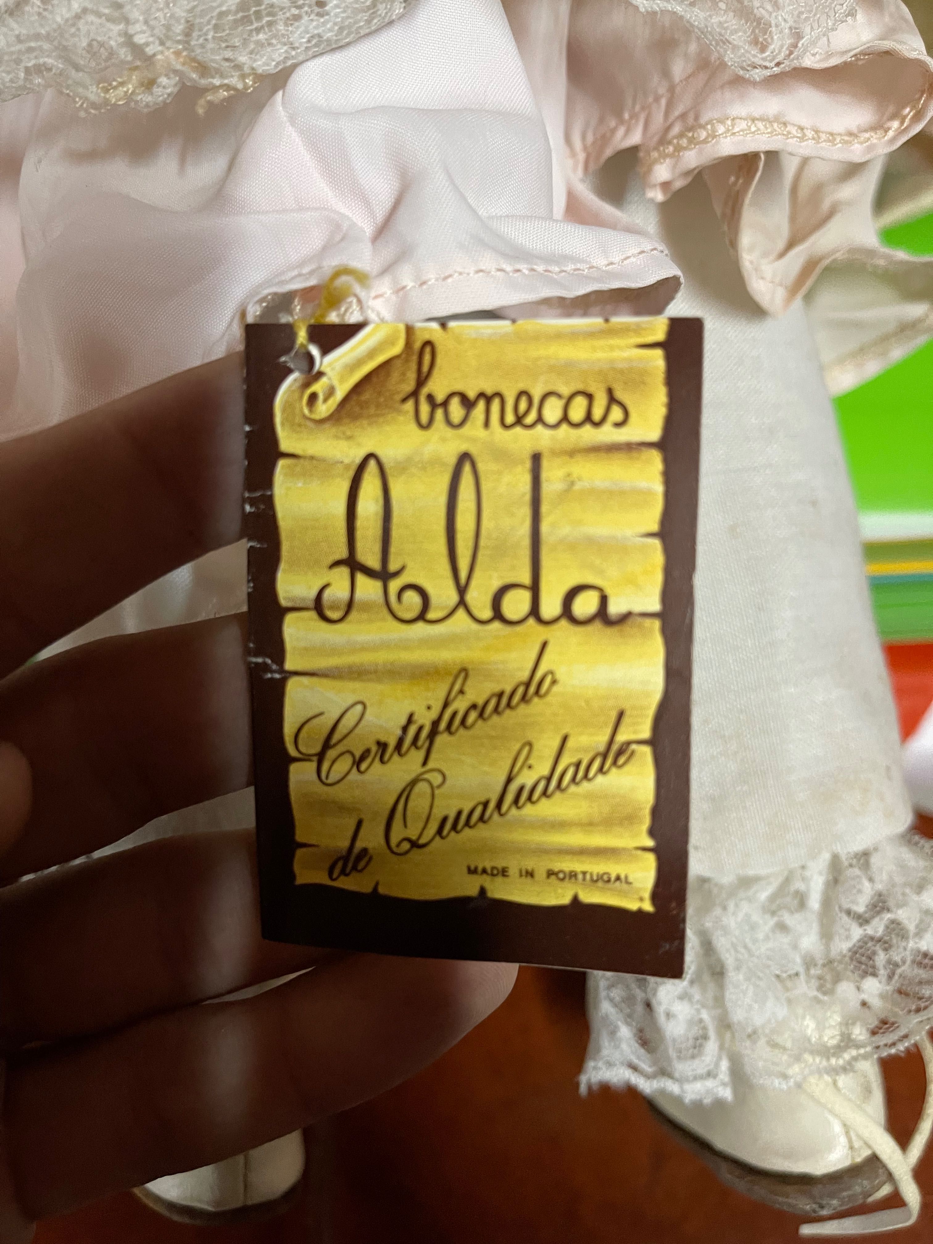 Boneca ALDA Porcelana (artigo de colação)