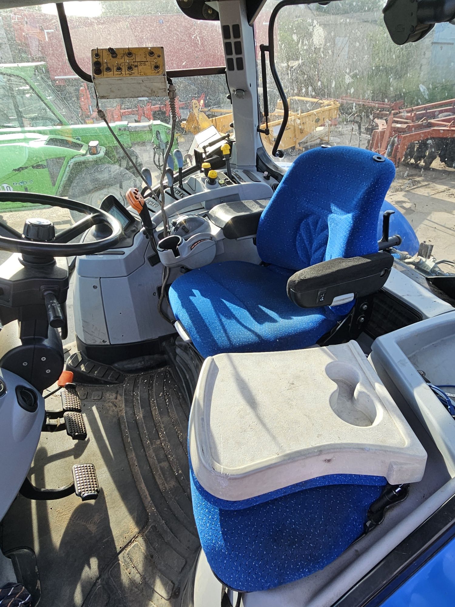 New holland t7050 Rc 2008r tuz wom pneumatyka amortyzowana  os