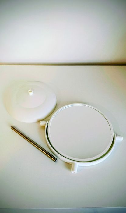 Espelho de pé de dois lados, desmontável, branco e prateado