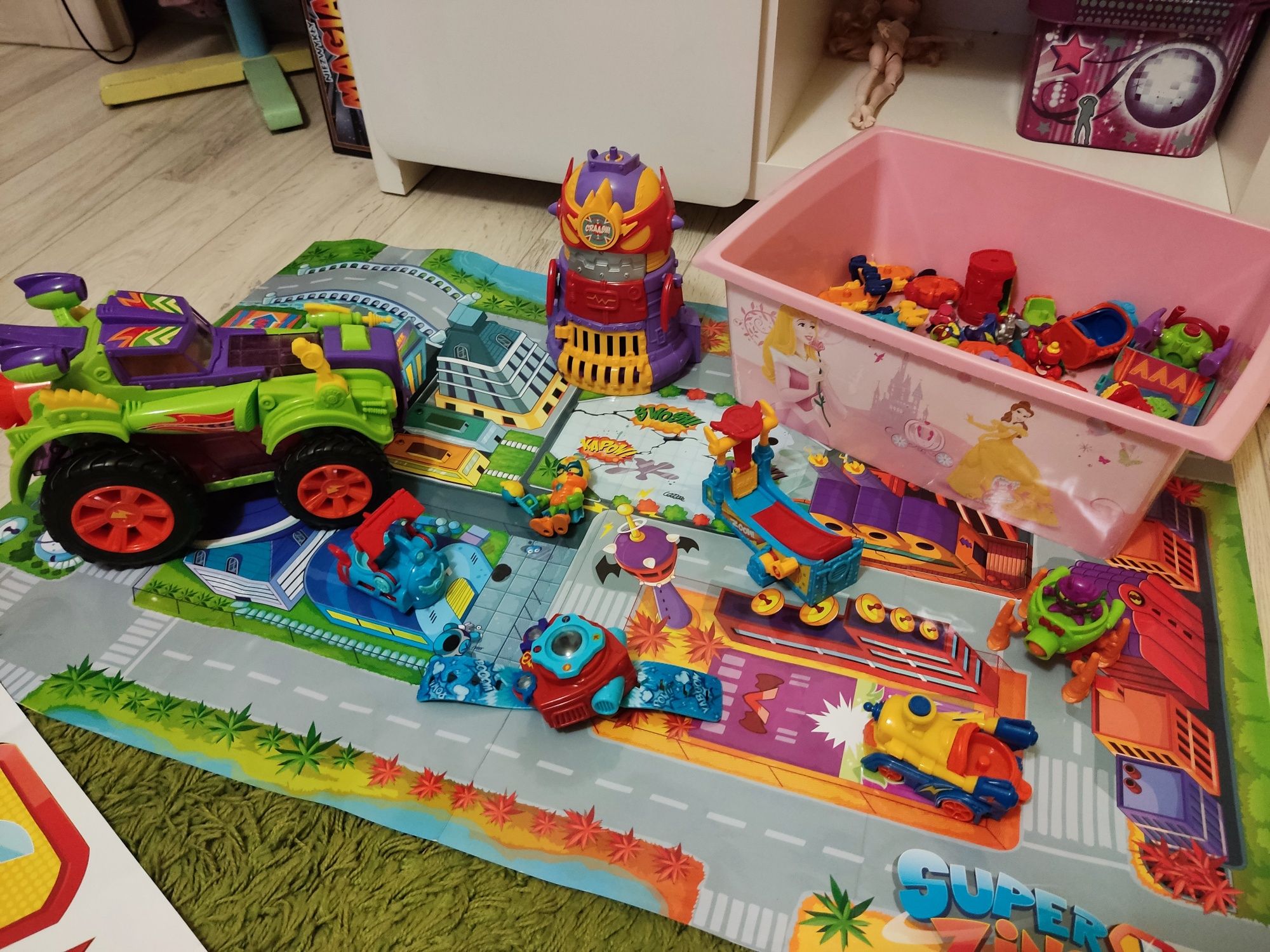 Duży zestaw super zings plakaty