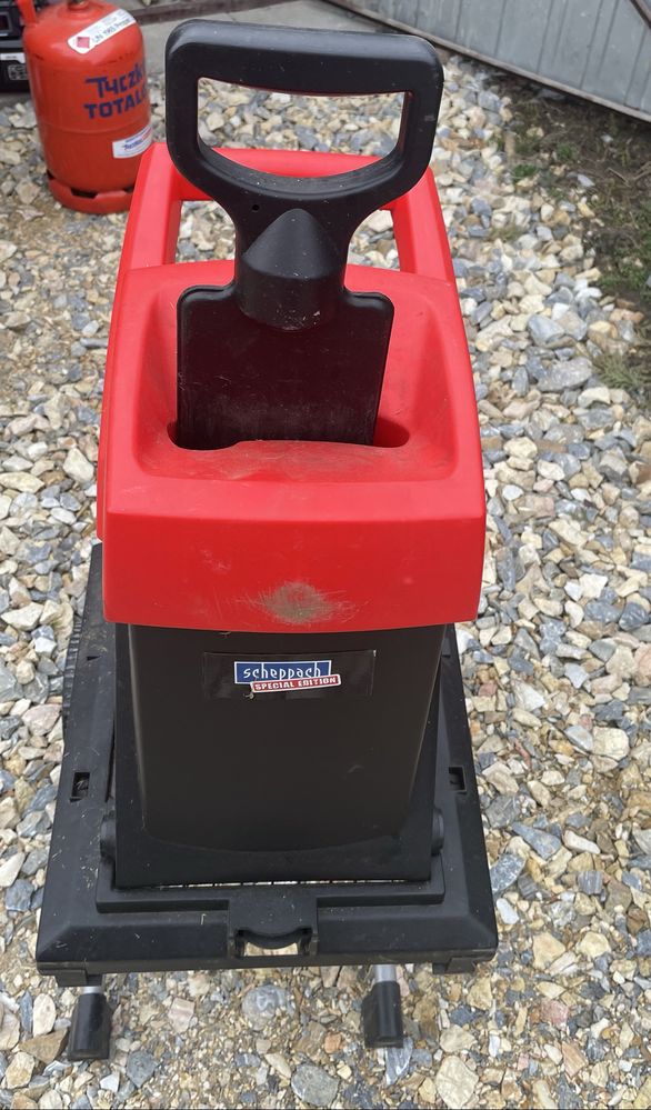 Rozdrabniacz do gałezi Scheppach 2500W