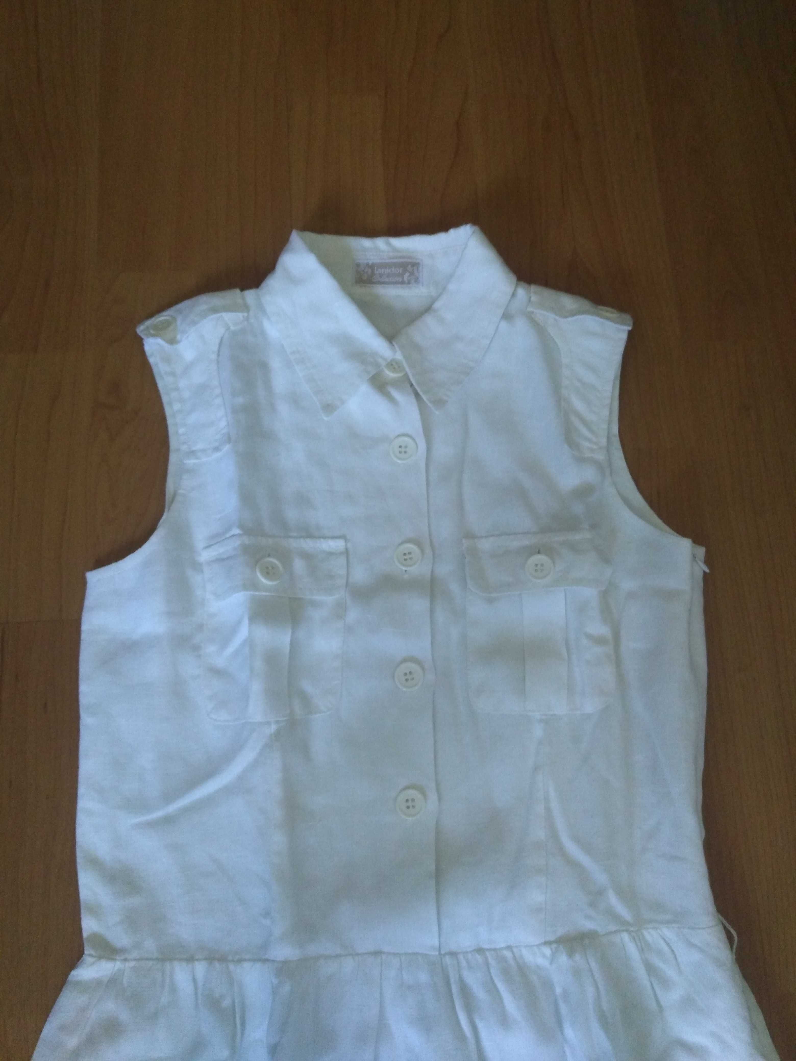 Vestido em linho, estilo militar