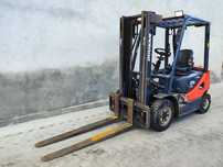 Wózek widłowy Doosan D25S z 2009 roku, mały przebieg