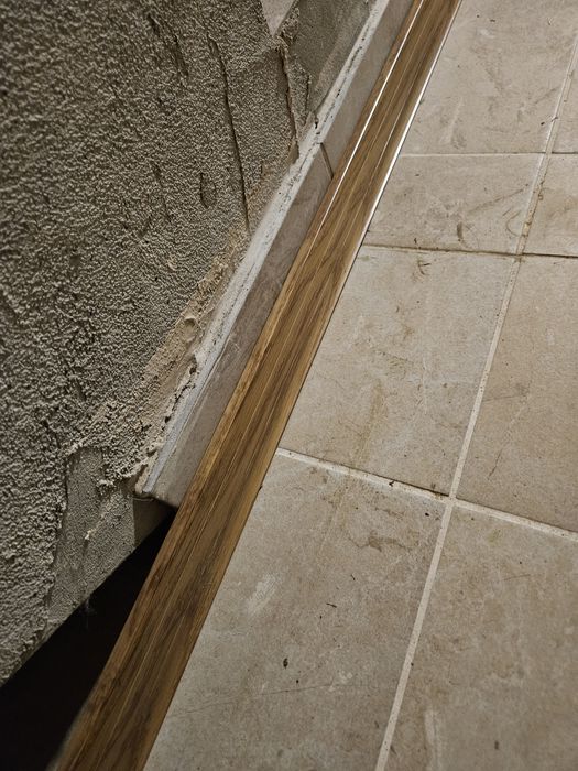 Listwy przypodłogowe pcv  plastikowe sprzedam