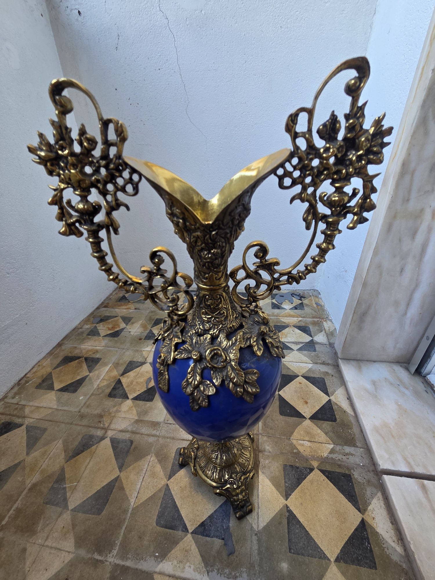 Jarrao porcelana e cobre