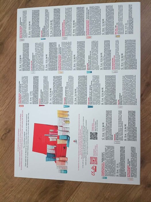 Kalendarz adwentowy 24 okienka clarins, zestaw kosmetyków 24 sztuk