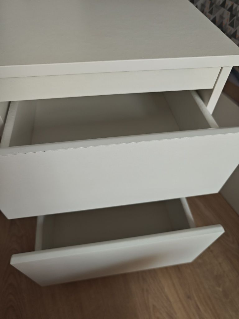 Mesa de cabeceira IKEA kullen