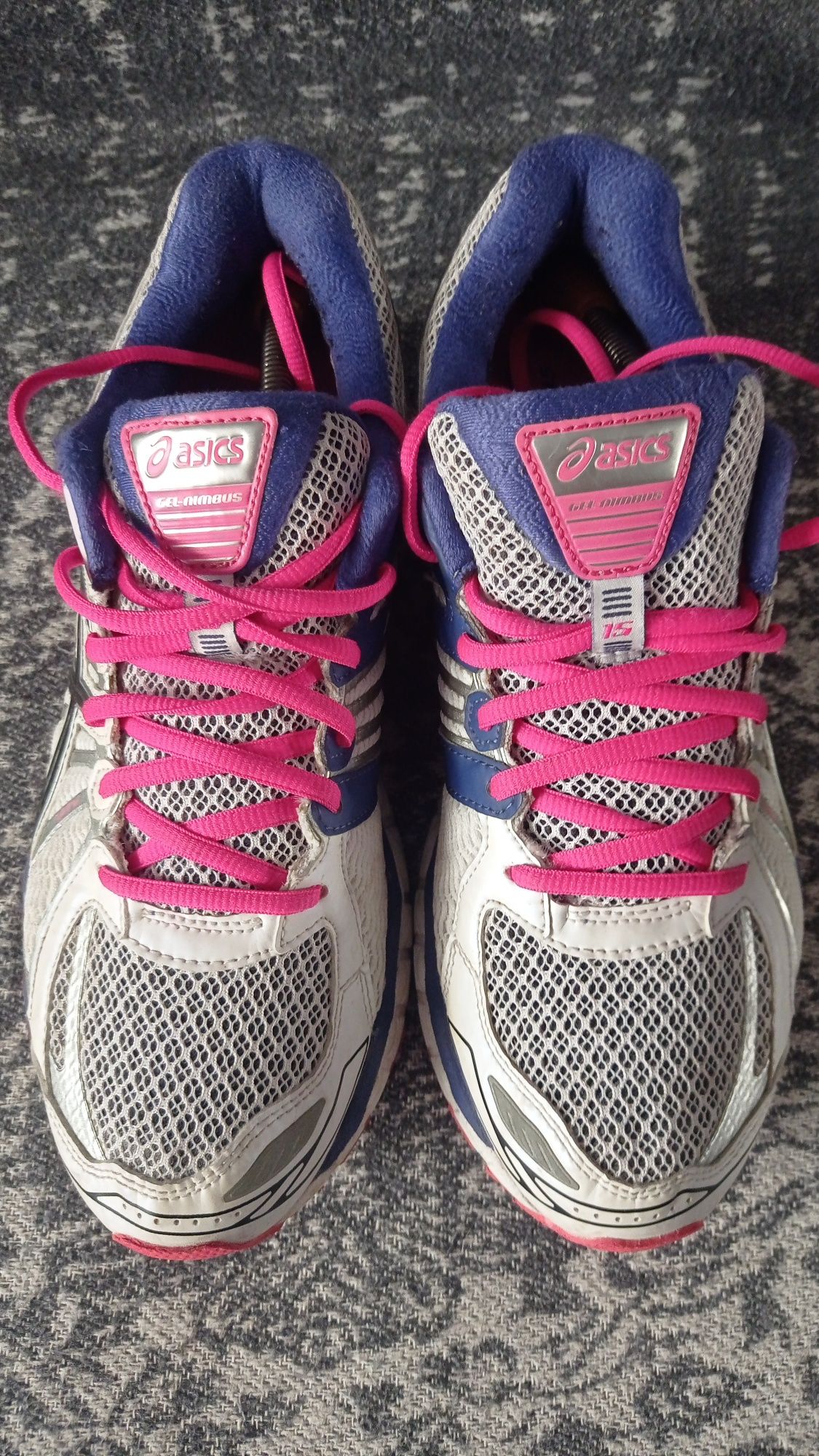 Жіночі кроси Asics