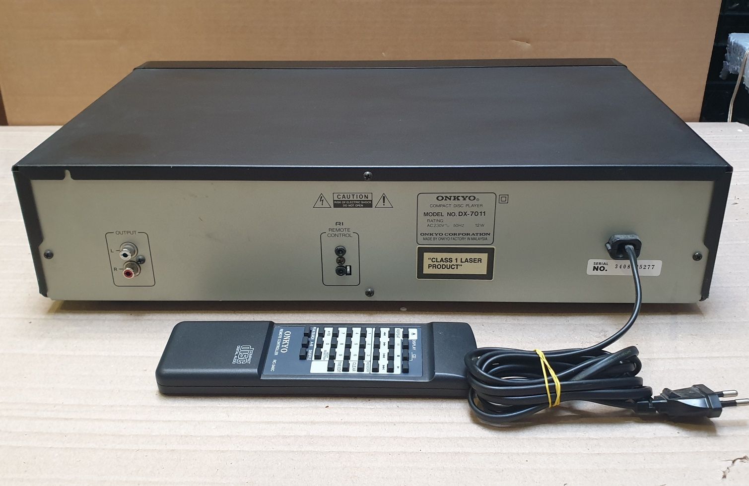 CD програвач Onkyo DX-7011 Пульт