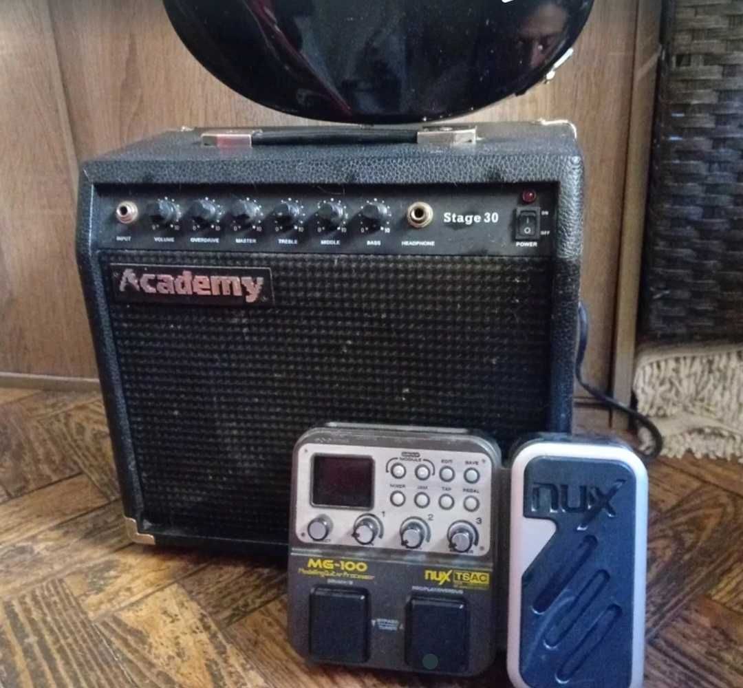 Guitarra Yamaha, Amplificador e pedal multiefeitos, como novo!!!