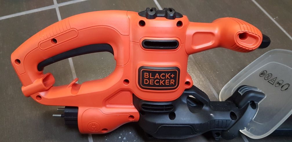 Corta Sebes  Black Decker