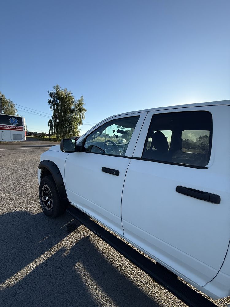 Dodge Ram 5.7 2015