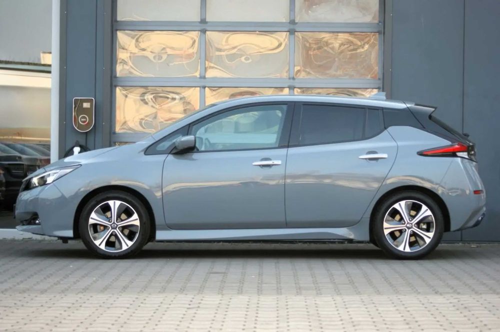 Nissan Leaf      2021