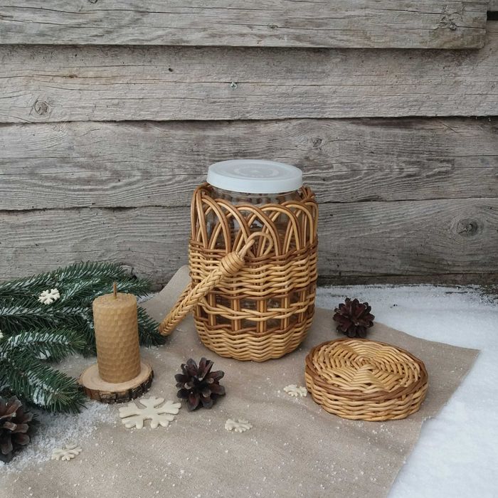 Обплетена баночка для освячення води