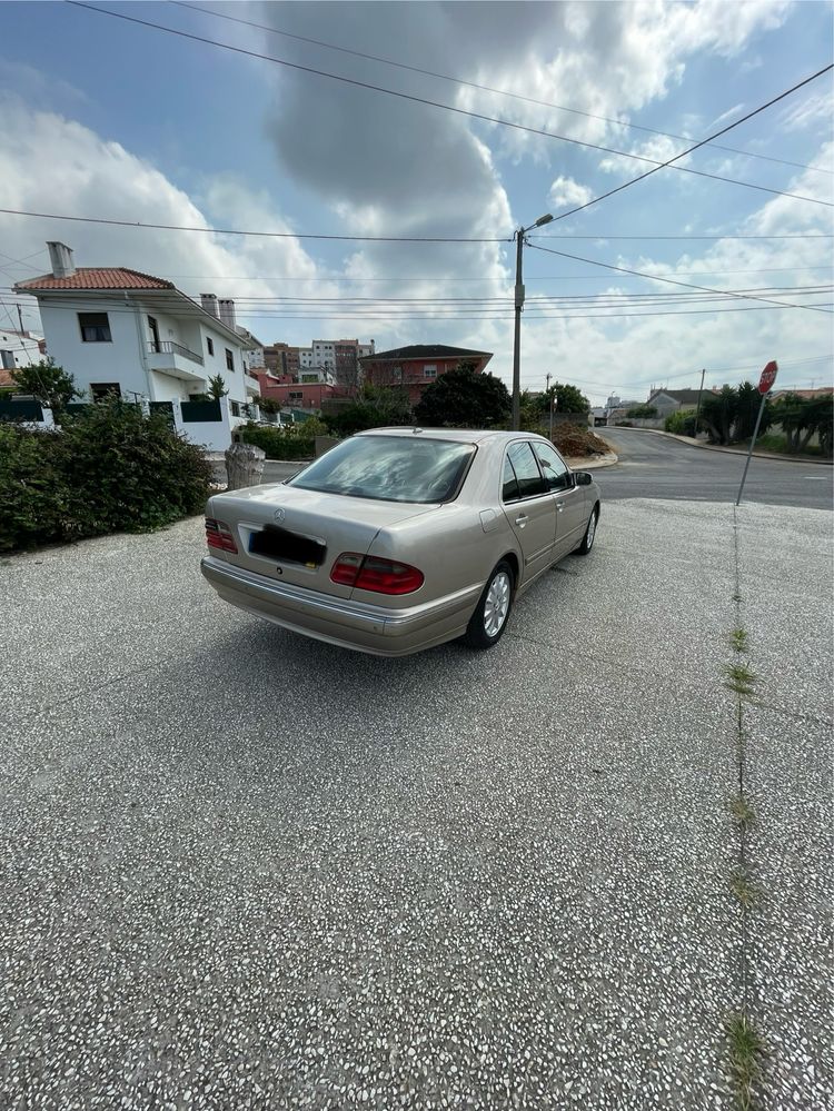 Mercedes E 270 CDI automatico