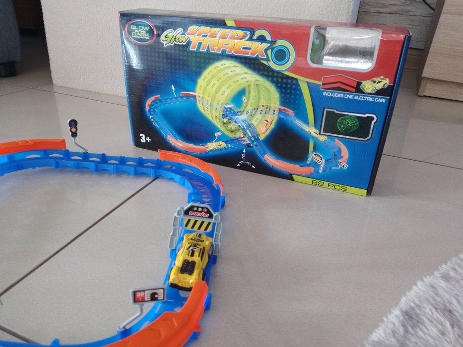 Tor wyścigowy 62 elementy świecący speed track glow