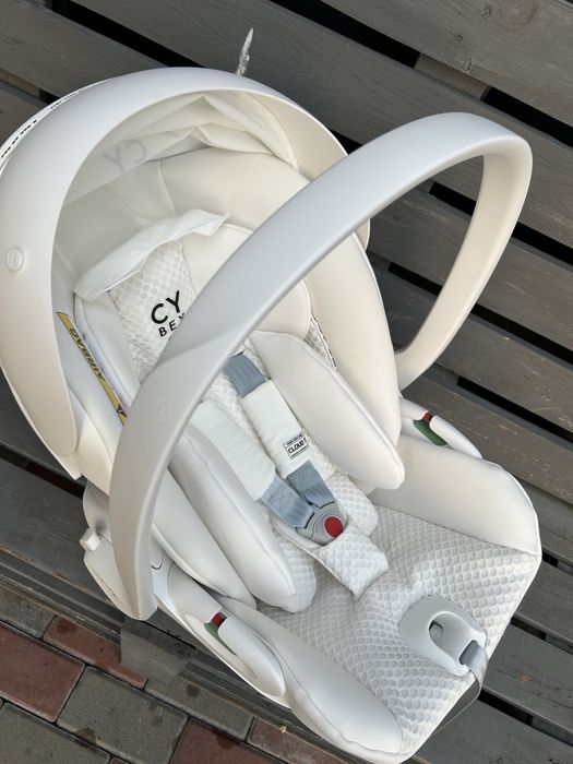 ‼️ Чорна Пʼятниця‼️Cybex Cloud T i-Size Urban Mobility White