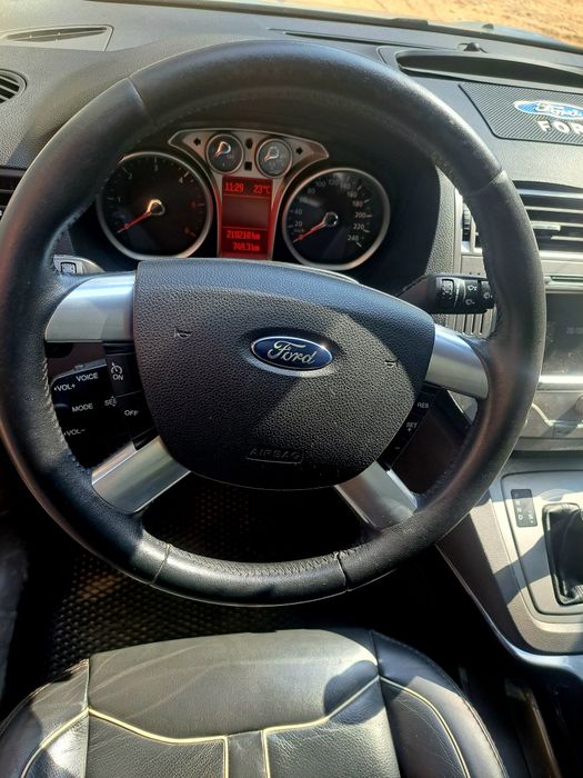 Машина FORD KUGA 2011