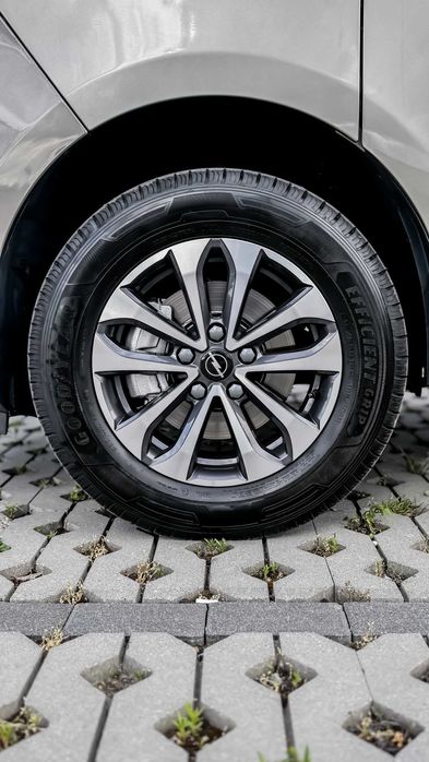 Wynajem Busa 9 osobowego z Kierowcą lub bez