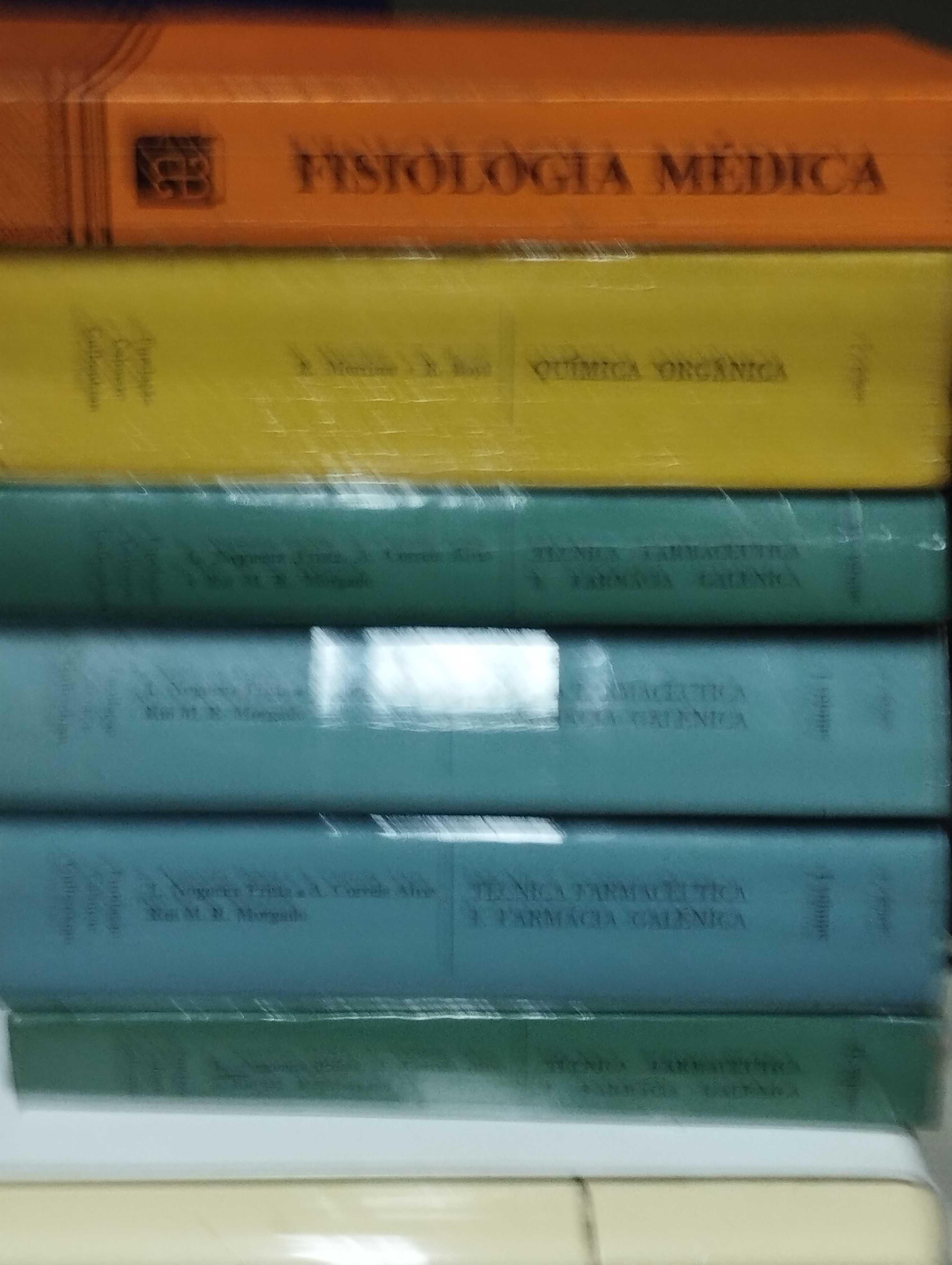 Estudantes de Ciências Farmacêutica