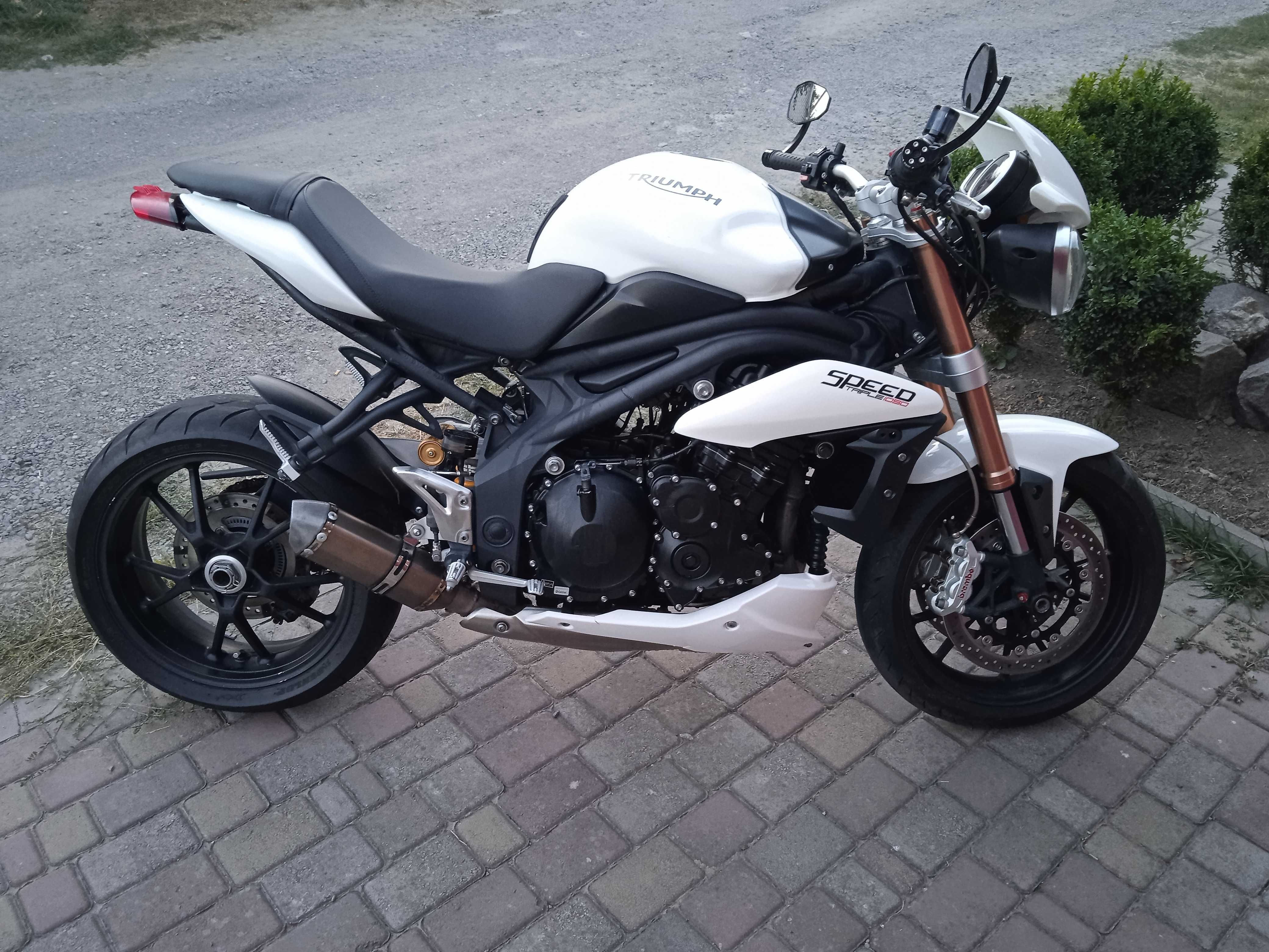 Продам Triumph Speed Triple 1050сс 2015 року