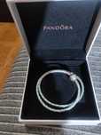 Pukseira da Pandora em couro