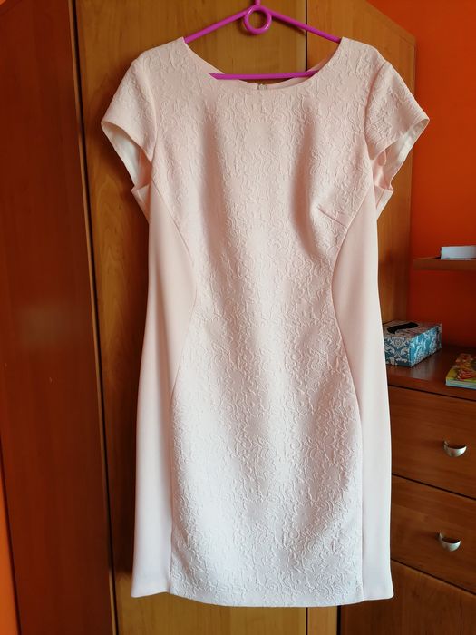 Sukienka elegancka jak nowa podrowy róż 46