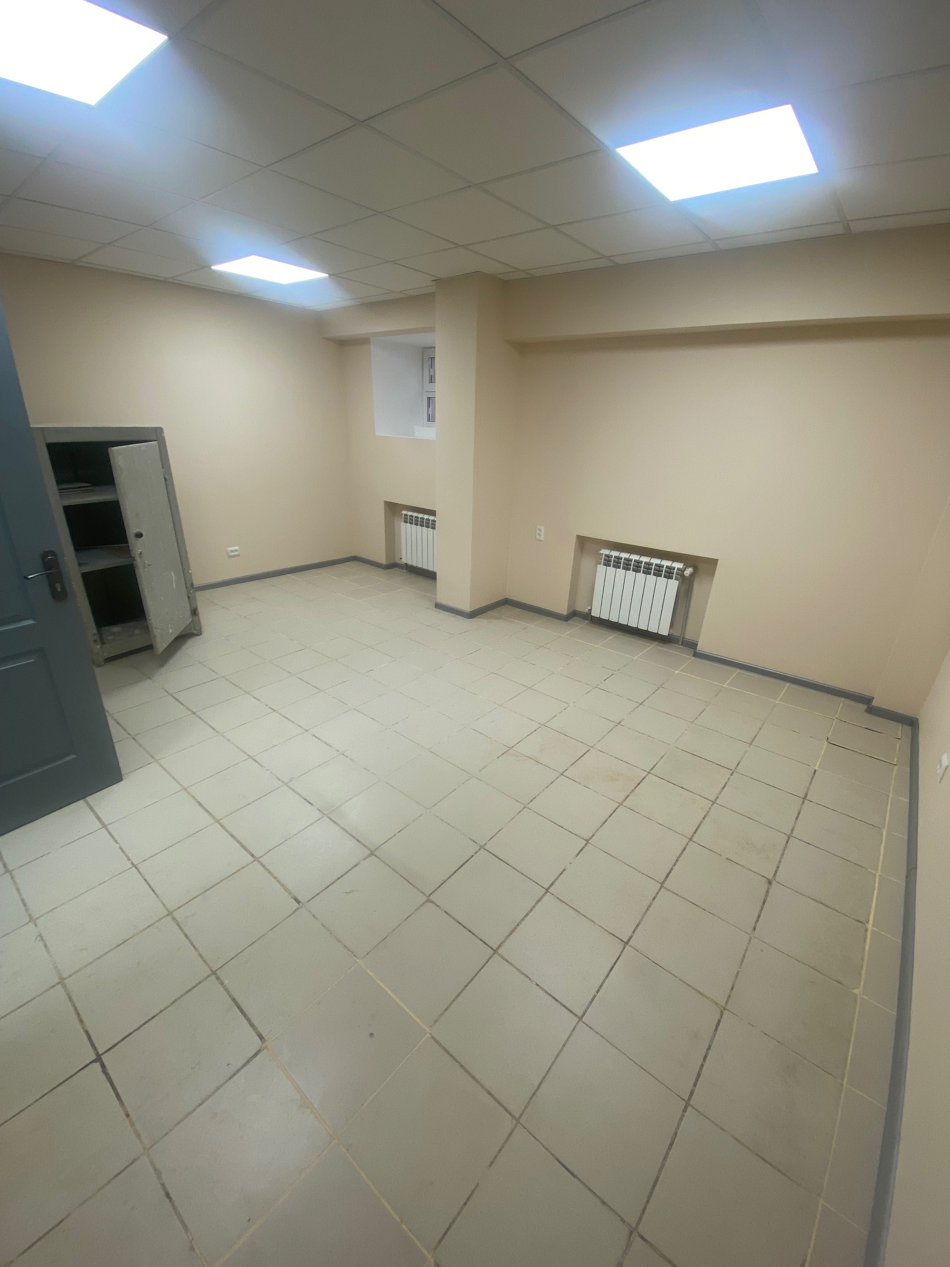 Здається офіс 600 кв.м (цоколь 185м2) 415м2 -1 поверх вул Свободи