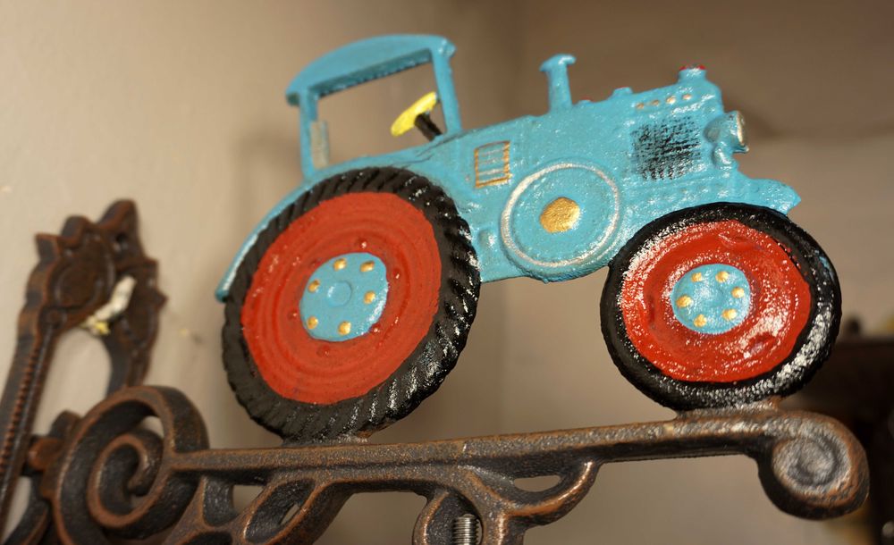 PIĘKNY żeliwny dzwon dzwoneczek traktor