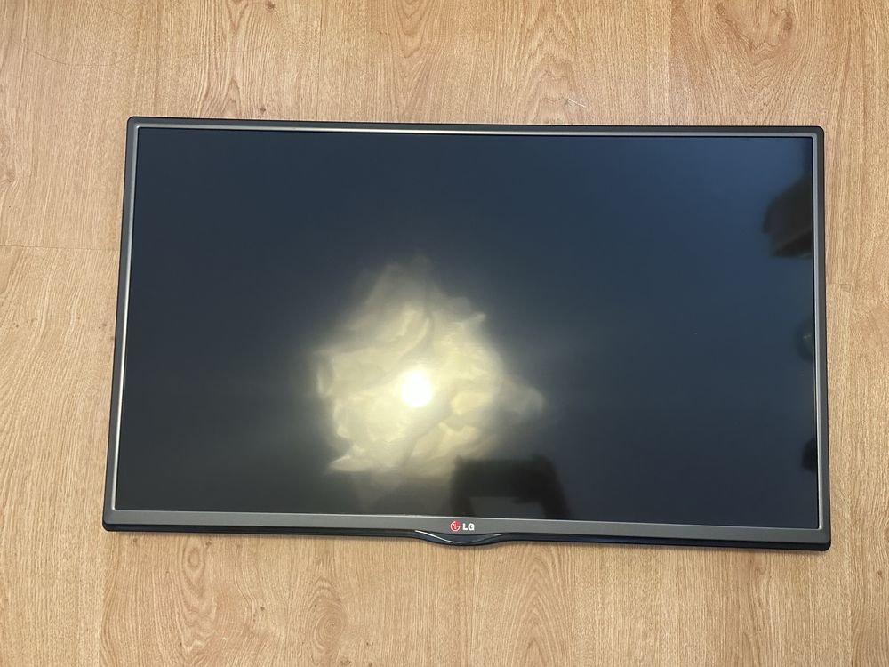 Telewizor LG 32” + uchwyt + dekoder