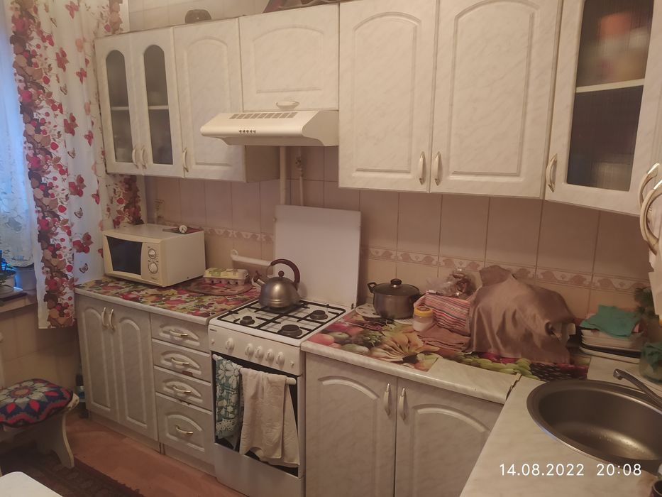 Койко місце для дівчини без ком в 3-х кімн. кв. (обл. дитяча лікарня)