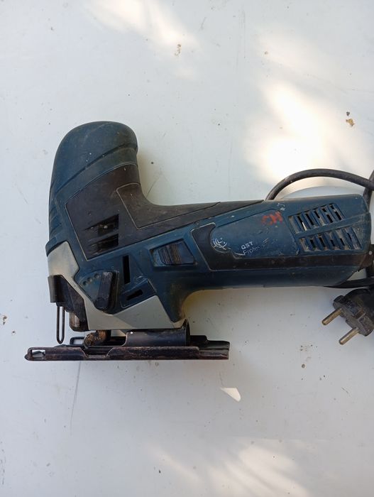 Bosch gst 90 e. Електролобзик.