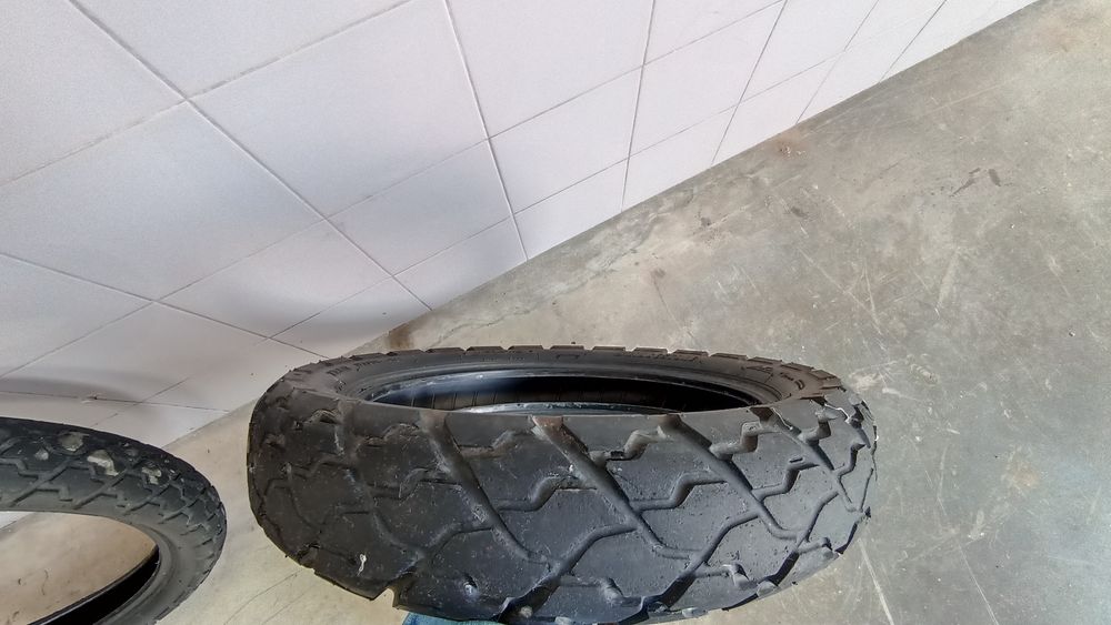 Pneus Bridgestone Moto 17" e 21"