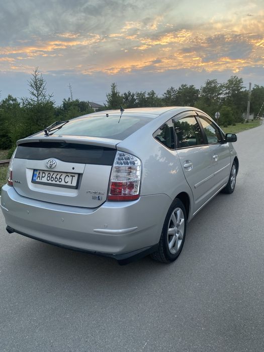 Продам Toyota Prius