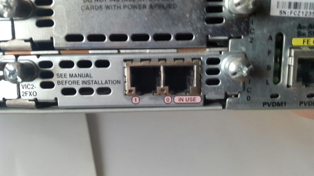 Маршрутизатор Cisco 2811 c модулем vi2-2fxo