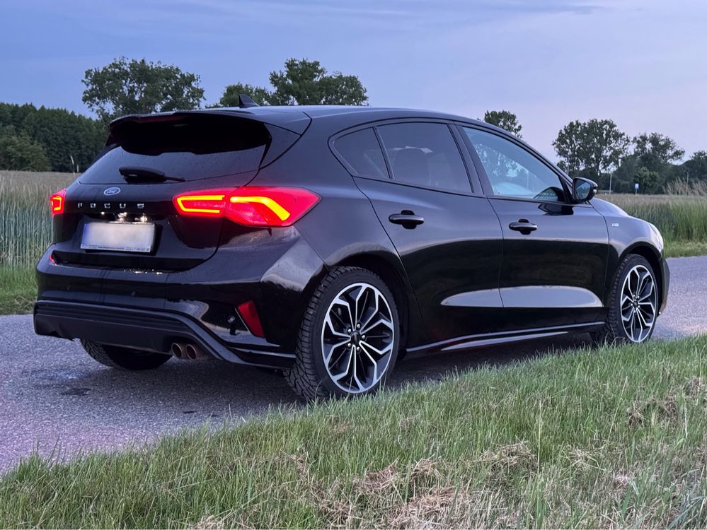 Ford Focus MK4 ST LINE