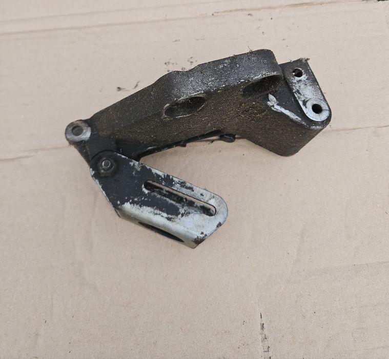 Łapa alternatora Bmw e32 e34 m30b35