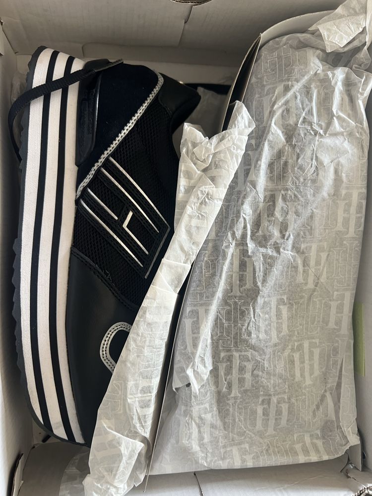 Sapatilha nova original tommy hilfiger 39 na caixa