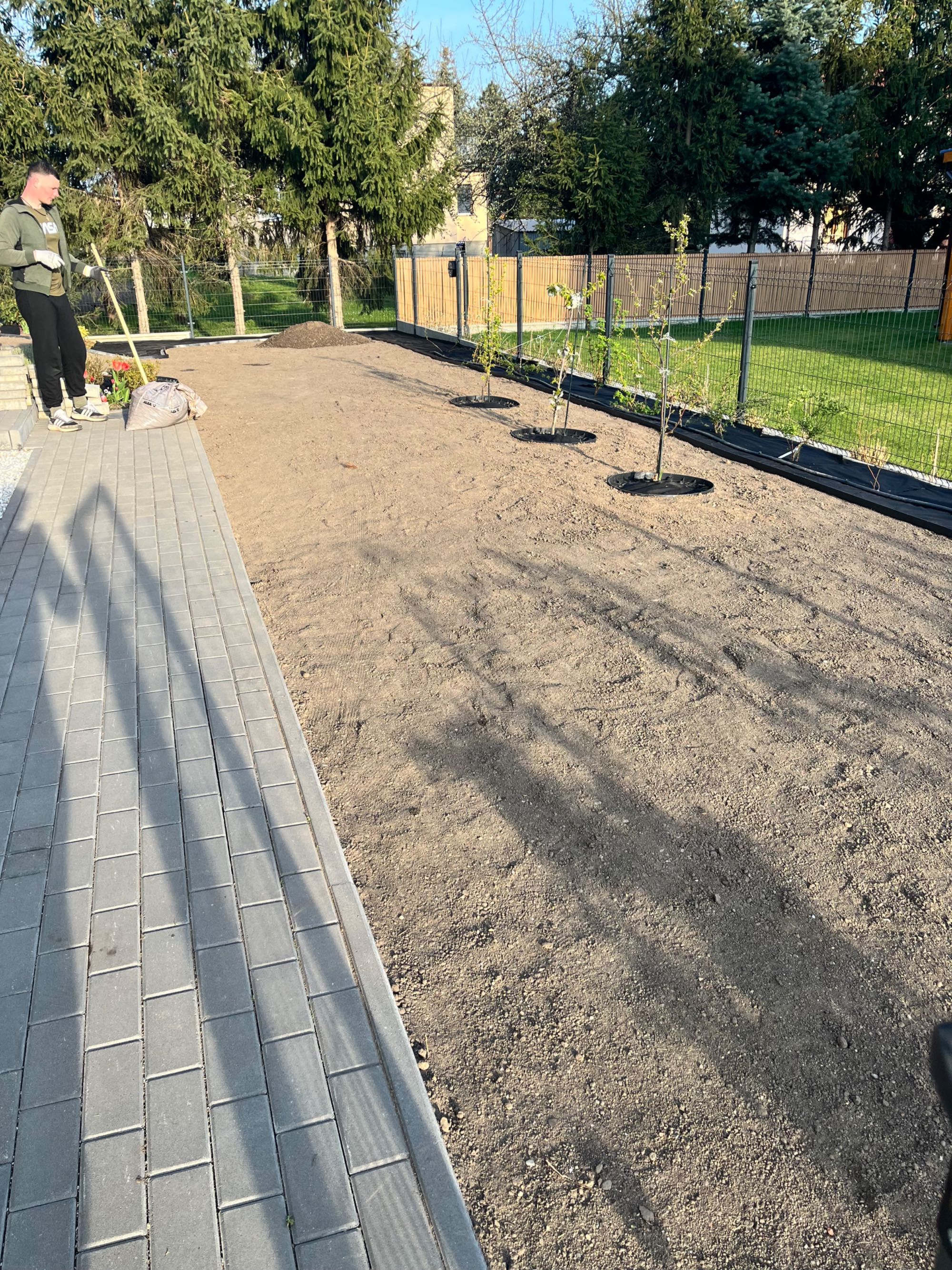 • Kompleksowe prace ogrodnicze • Zakładanie ogrodów • Nawadnianie.