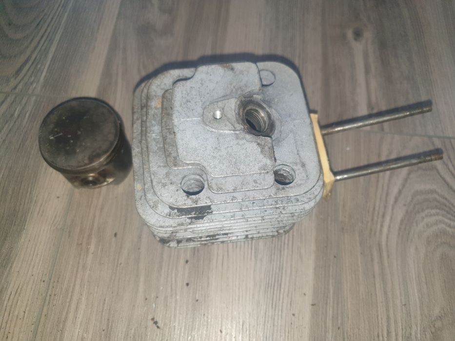 Cylinder z tłokiem pila dolpima ps 180 mahle