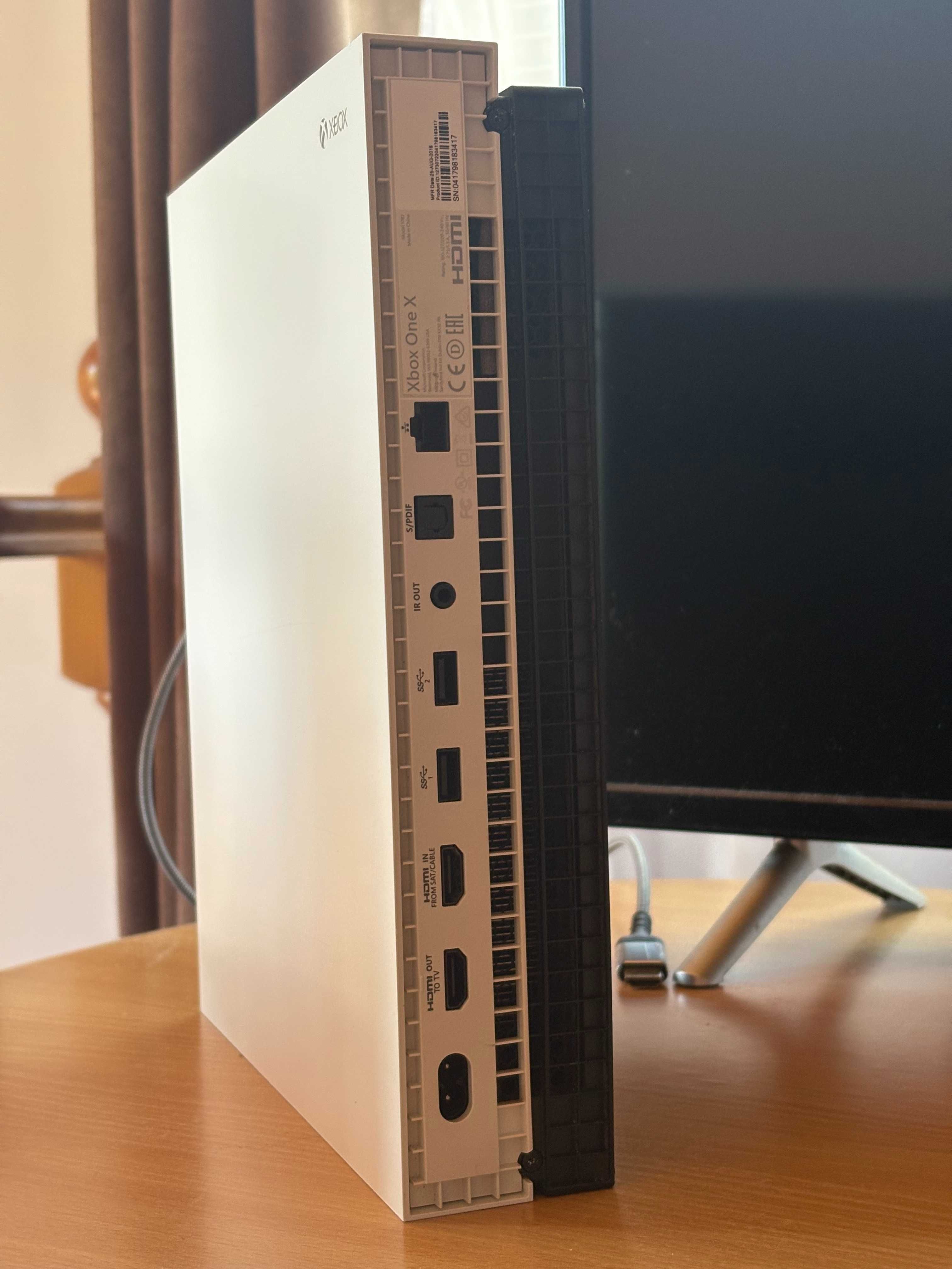 Ігрова приставка Xbox One X 500GB + 2 Джойстики + Комплект + Fifa20