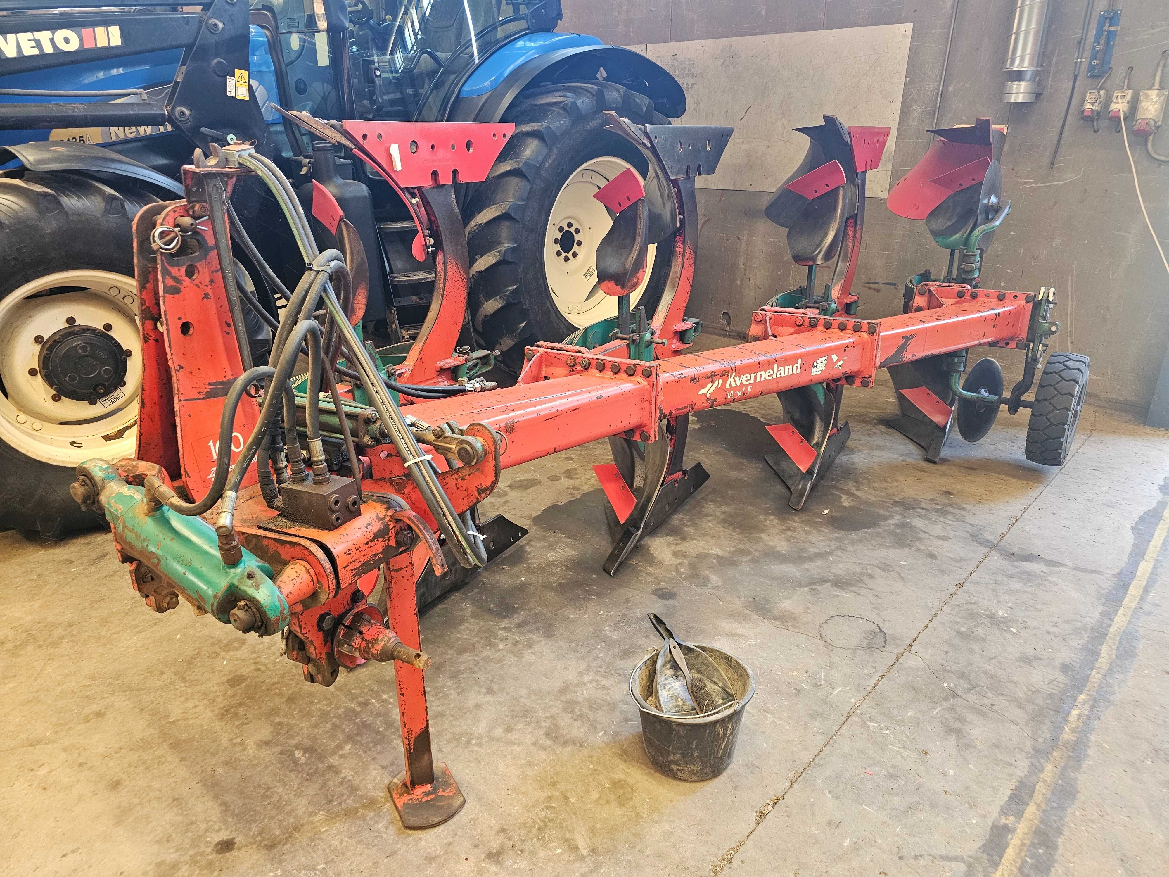 Pług Kverneland F 160 4 Skibowy  16 " Nowe elementy robocze