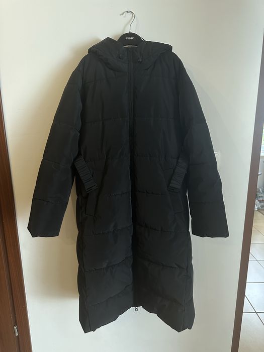 Długa kurtka zimowa Stradivarius