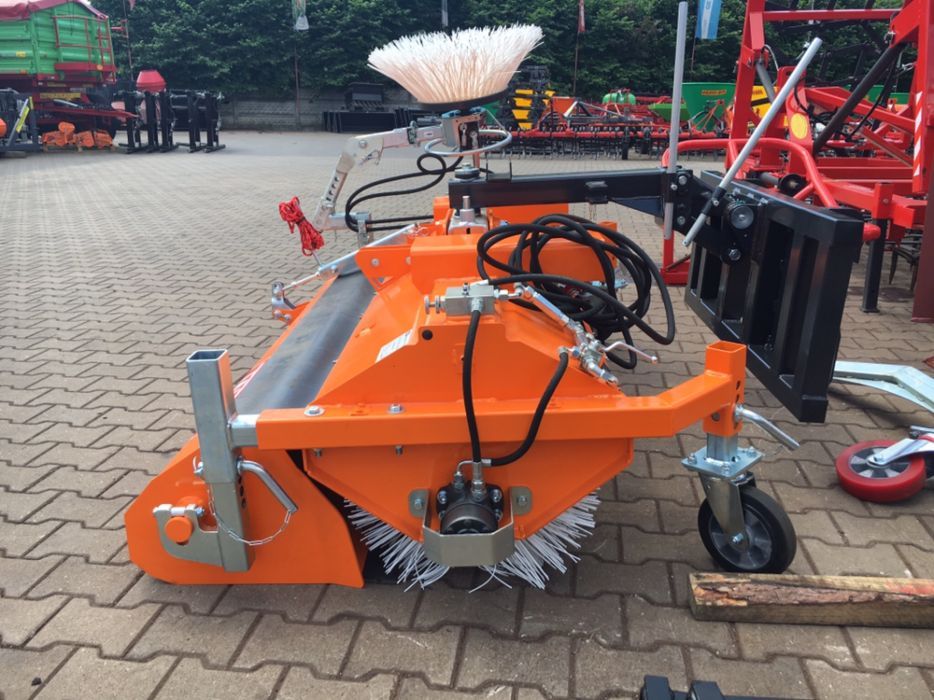 ZAMIATARKA tuz tur JCB euro CAT Ładowacz