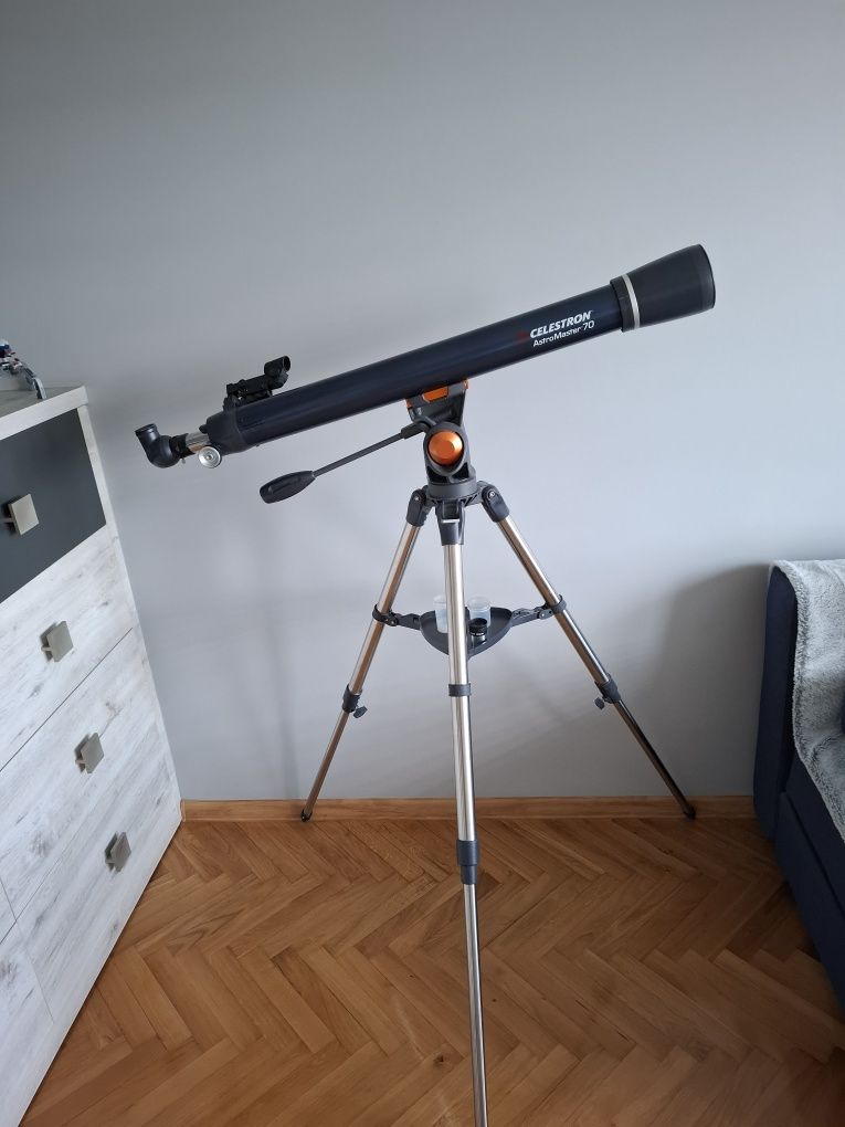 Teleskop Celestron AstroMaster 70