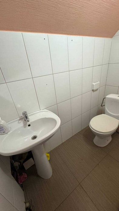 Продам 3-поверхове приміщення в центрі міста
 вул. Моссаковського, 1