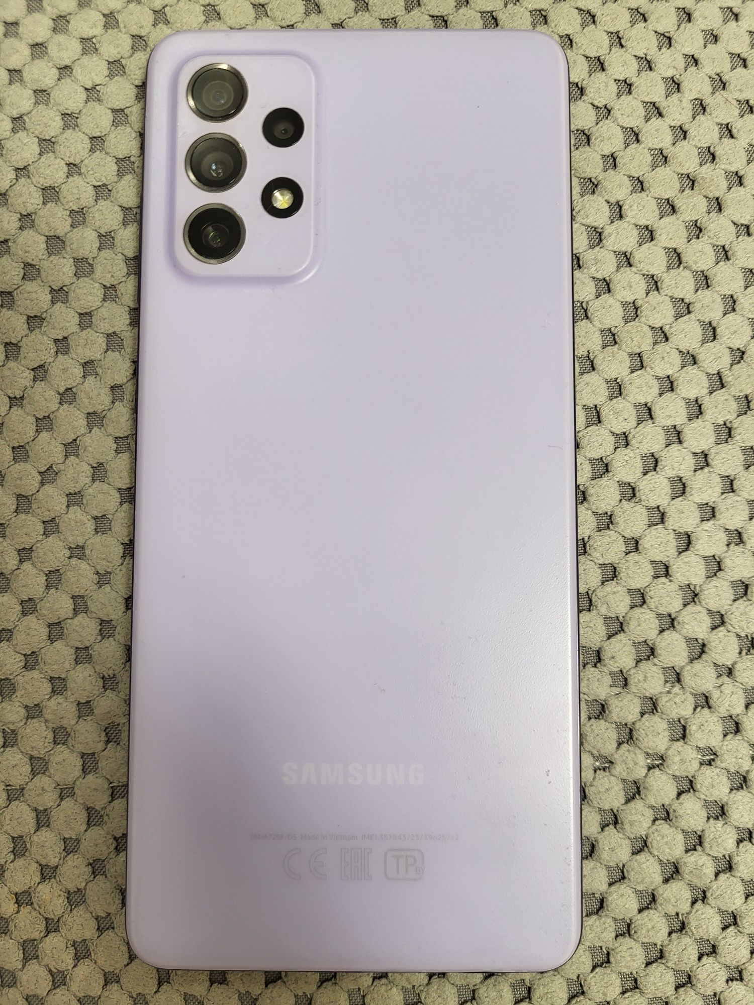 Продам Samsung Galaxy A72 на 256GB