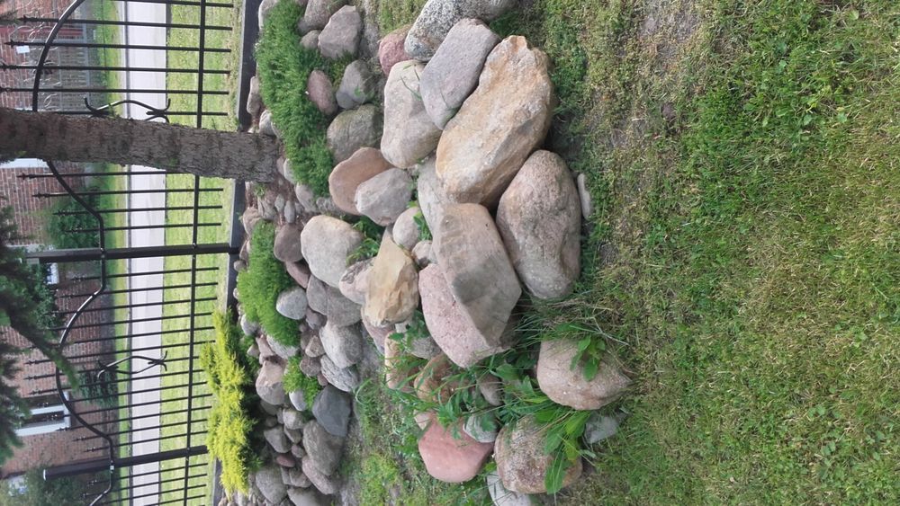 Głazy i otaczaki skalniakowe