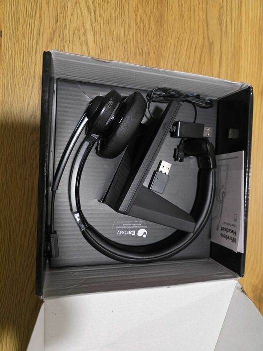 Nowy zestaw słuchawkowy z mikrofonem bluetooth redukcja szumów ładując